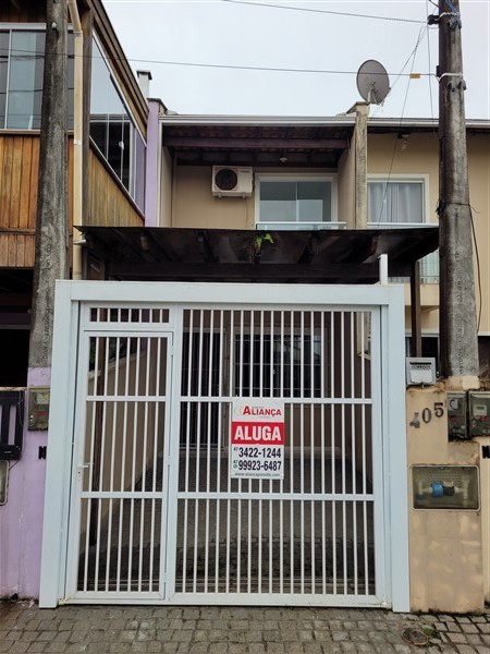 Casa Residencial para locacao no Espinheiros em Joinville com 0m² por R$ 1.500,00