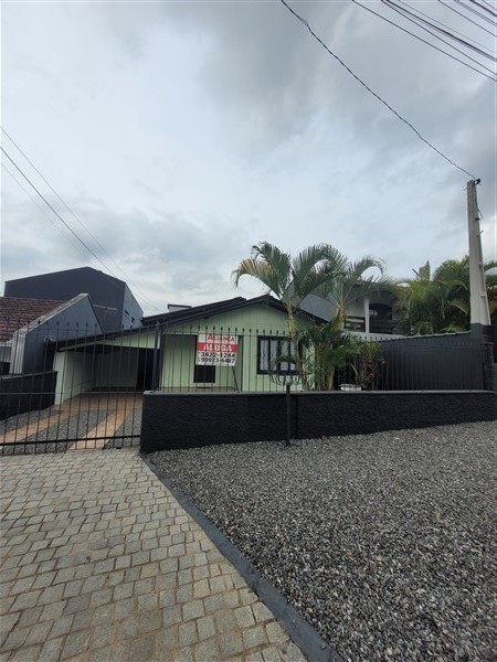 Casa Residencial para locacao no Floresta em Joinville com 0m² por R$ 1.600,00