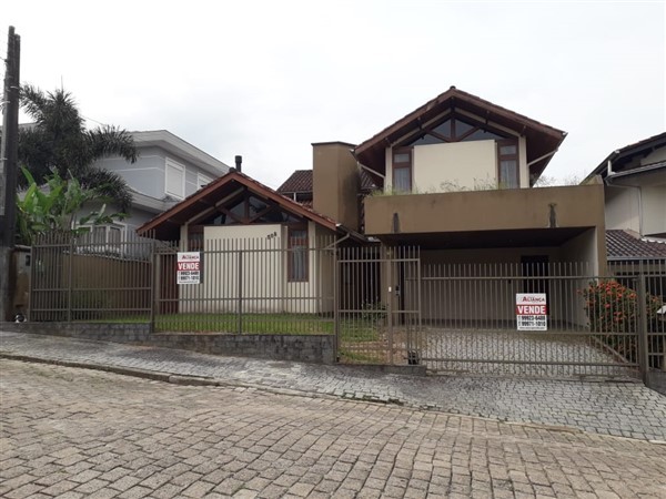 Casa Residencial para venda no Boa Vista em Joinville com 378m² por R$ 980.000,00