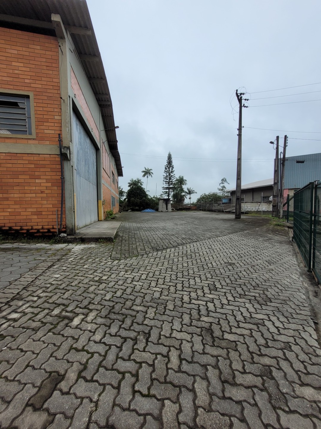 Barracão/galpão para locacao no Costa e Silva em Joinville com 0m² por R$ 16.000,00