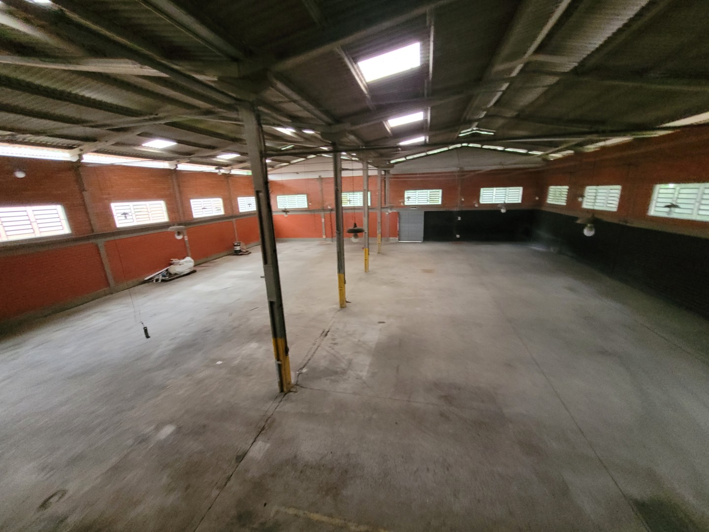 Barracão/galpão para locacao no Costa e Silva em Joinville com 0m² por R$ 16.000,00