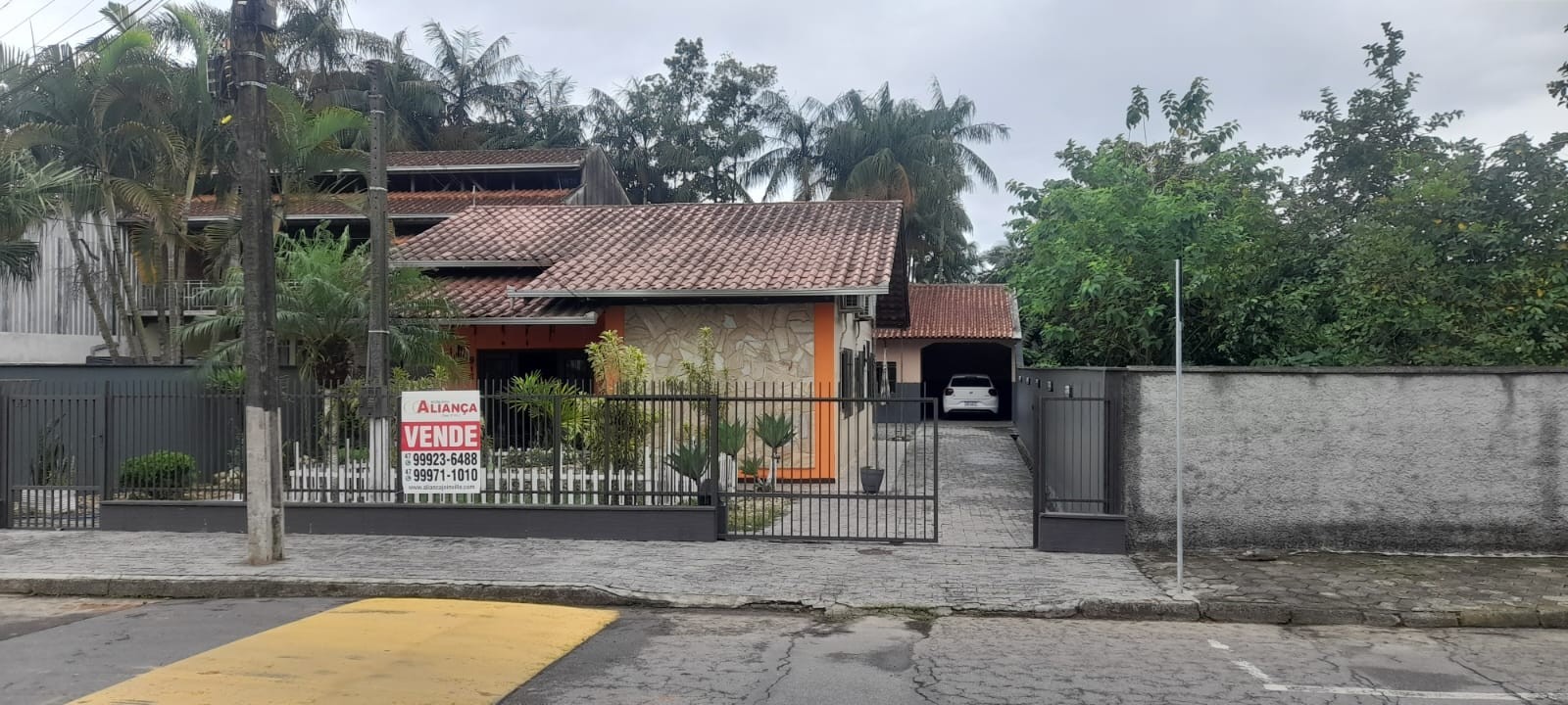 Casa Residencial para venda no Joao Costa em Joinville com 0m² por R$ 450.000,00
