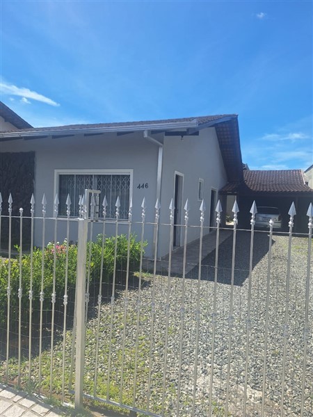 Casa Residencial para venda no Jardim Iririu em Joinville com 420m² por R$ 800.000,00