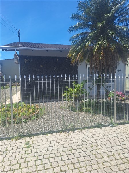 Casa Residencial para venda no Jardim Iririu em Joinville com 420m² por R$ 800.000,00