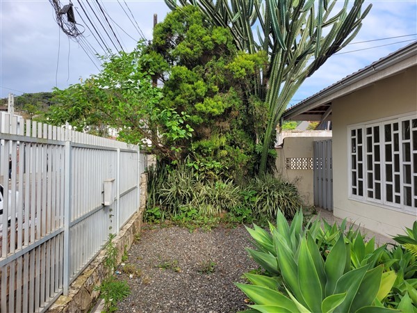 Casa Residencial para venda no Iririu em Joinville com 543m² por R$ 650.000,00