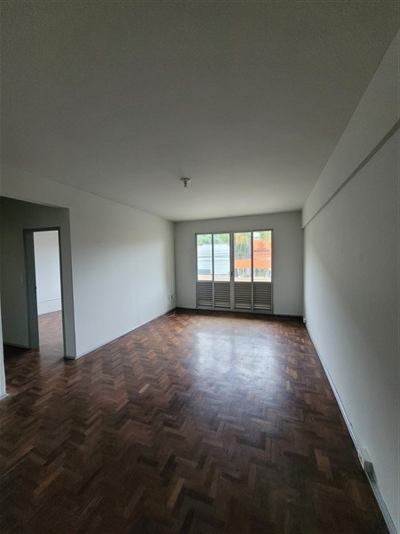 Apartamento para locacao no Gloria em Joinville com 0m² por R$ 1.800,00