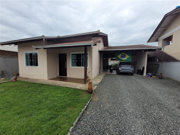 Casa Residencial para locacao no Jardim Paraiso em Joinville com 345m² por R$ 2.300,00