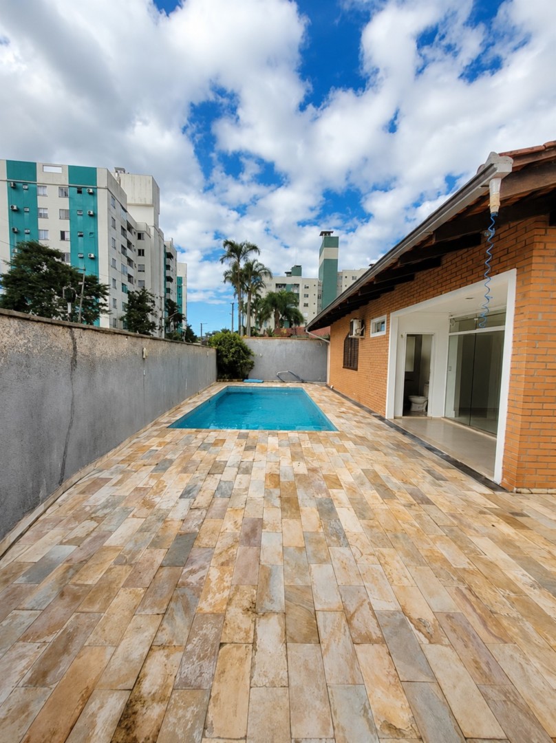 Casa Residencial para venda no Santo Antonio em Joinville com 490m² por R$ 1.400.000,00
