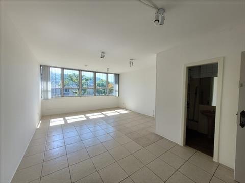 Cjto Comercial/sala para locacao no Centro em Joinville com 0m² por R$ 1.300,00