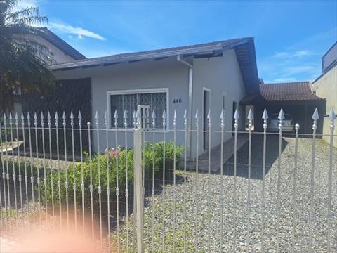 Casa Residencial para venda no Jardim Iririu em Joinville com 420m² por R$ 800.000,00