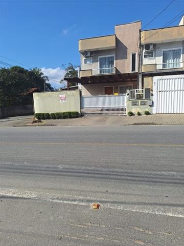 Sobrado para venda no Iririu em Joinville com 0m² por R$ 800.000,00
