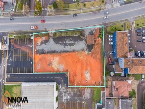 Terreno para locacao no Xaxim em Curitiba com 2,697m² por R$ 12.000,00