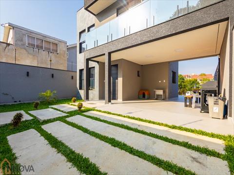 Sobrado para venda no Xaxim em Curitiba com 202m² por R$ 1.700.000,00