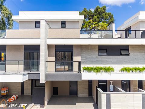 Sobrado em Condomínio para venda no Xaxim em Curitiba com 215m² por R$ 1.690.000,00