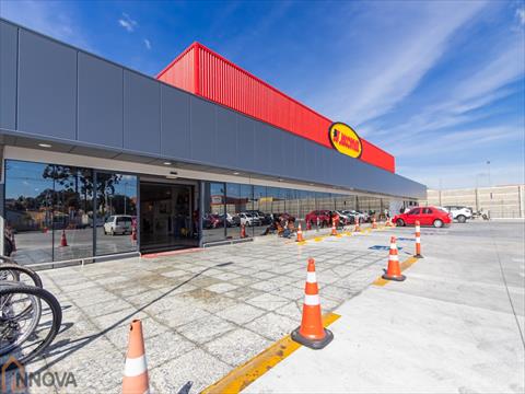 Loja em Supermercado para locacao no Sitio Cercado em Curitiba com 21m² por R$ 1.200,00