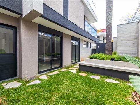 Sobrado em Condomínio para venda no Xaxim em Curitiba com 215m² por R$ 1.750.000,00