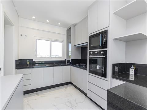 Apartamento para locacao no Centro em Sao Jose dos Pinhais com 147m² por R$ 8.000,00