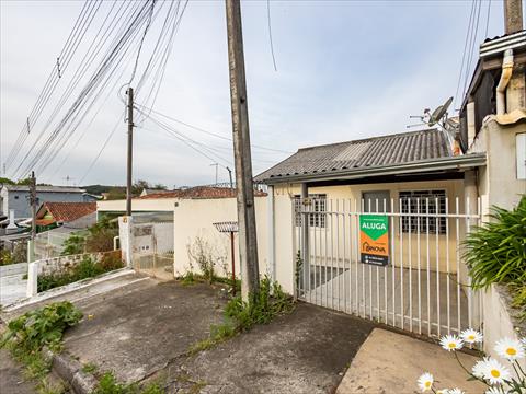 Casa Residencial para locacao no Pinheirinho em Curitiba com 80m² por R$ 2.200,00