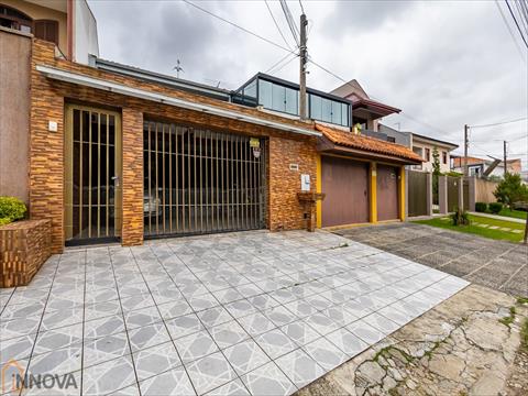 Sobrado para venda no Xaxim em Curitiba com 200m² por R$ 750.000,00