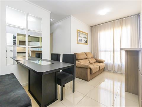 Apartamento para locacao no Capao Raso em Curitiba com 55m² por R$ 2.850,00