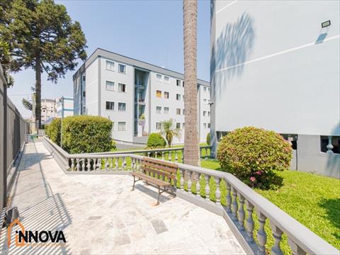 Apartamento para locacao no Agua Verde em Curitiba com 51m² por R$ 2.200,00