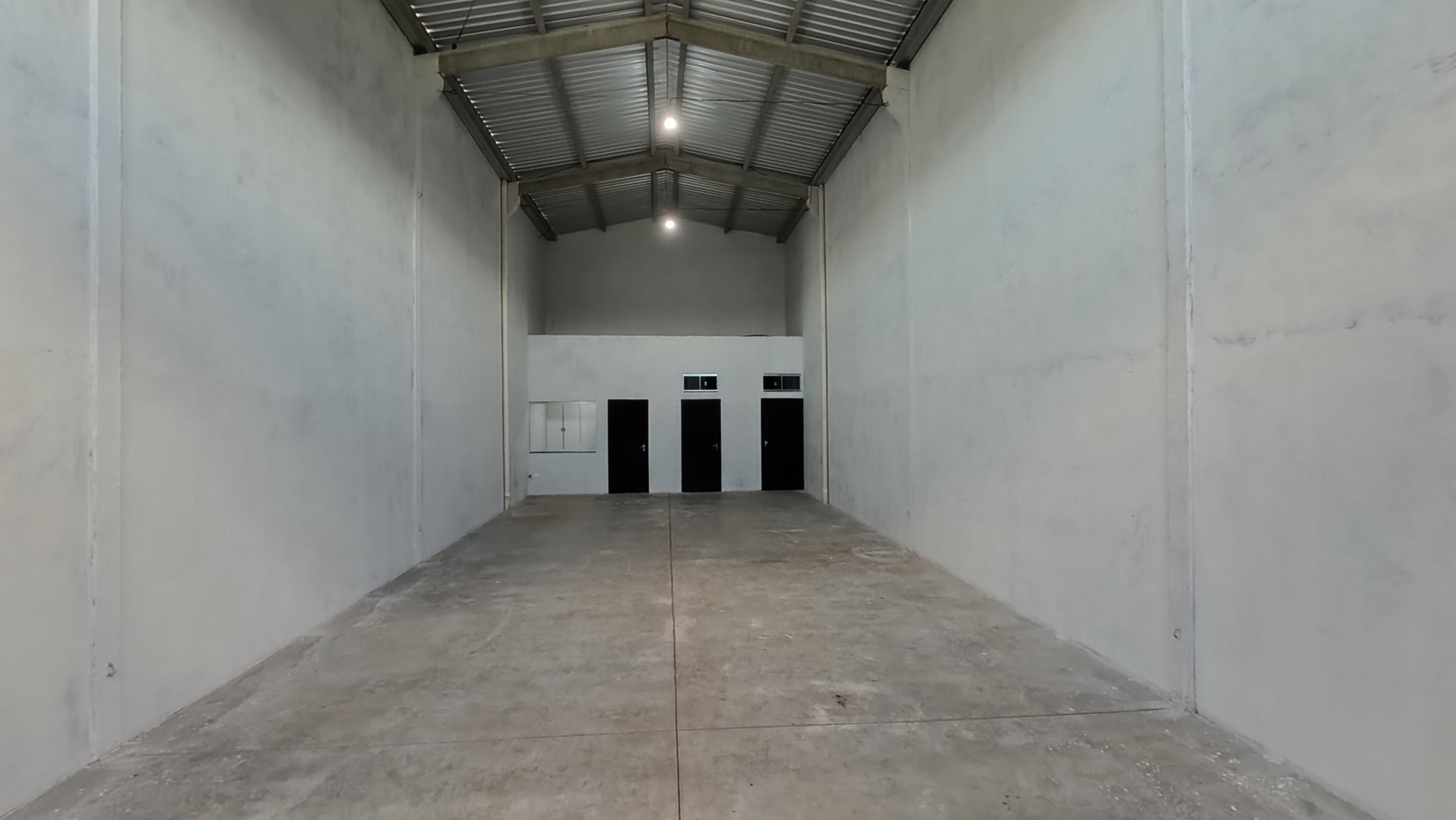 Galpão Comercial para locacao no Parque Residencial Metrop em Umuarama com 146m² por R$ 3.500,00