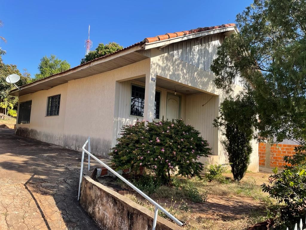 Casa para venda no Zona IV em Umuarama com 516,2m² por R$ 240.000,00