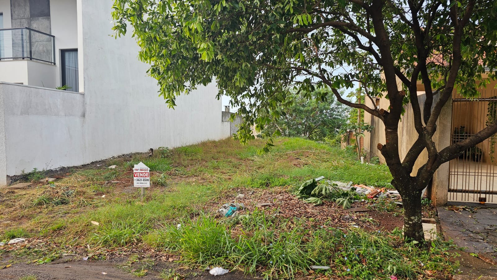 Terreno para venda no Jardim Laguna em Umuarama com 267,57m² por R$ 137.000,00