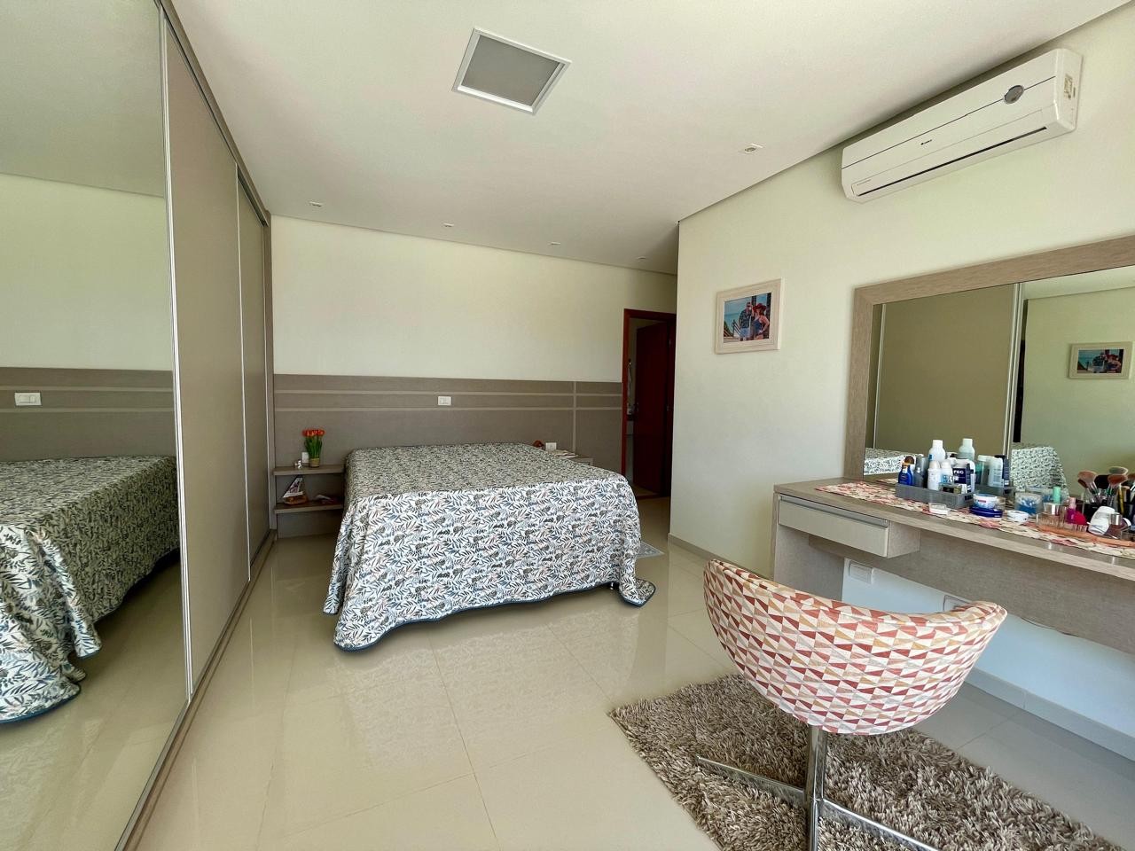 Casa para venda no Zona I em Umuarama com 270m² por R$ 2.000.000,00