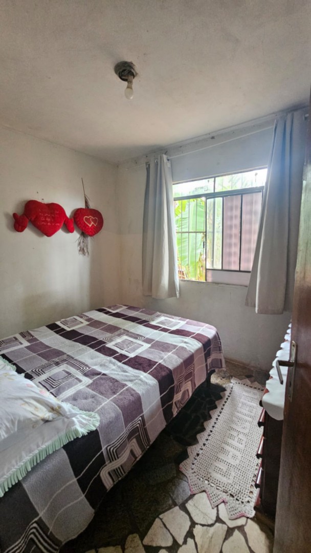 Casa para venda no Conjunto Residencial Corrego Longe em Umuarama com 283,2m² por R$ 170.000,00