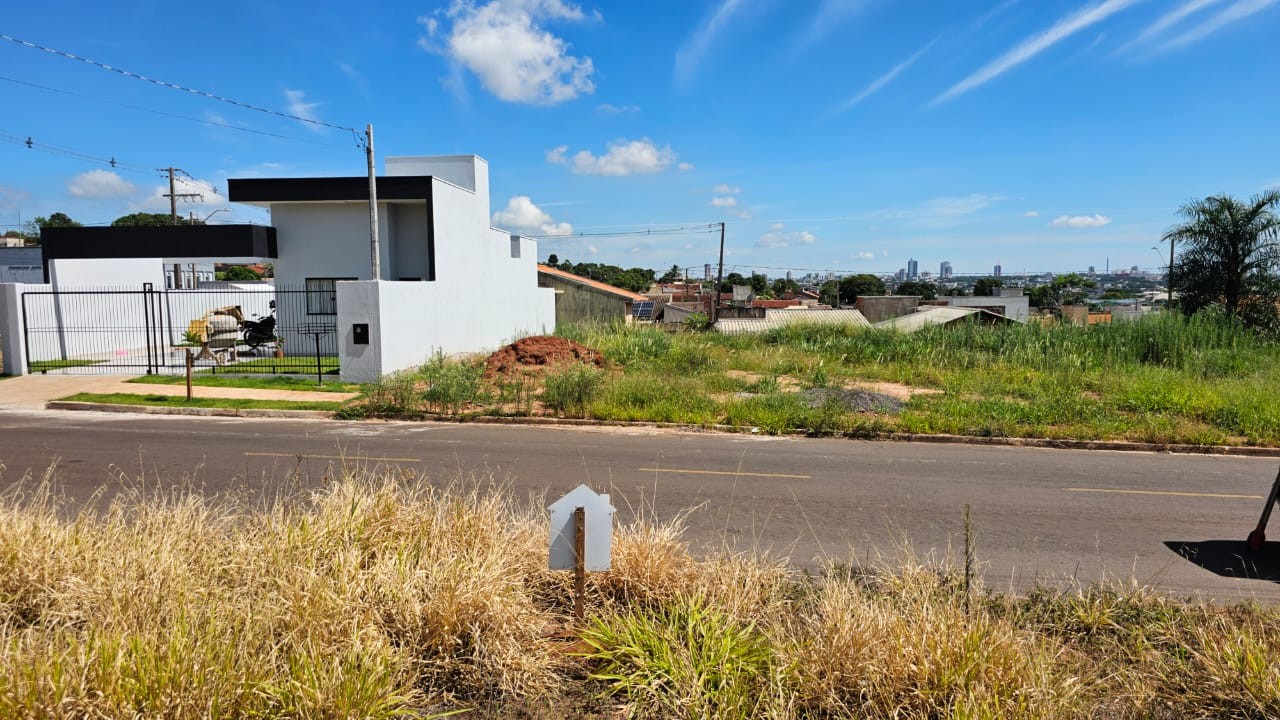 Terreno para venda no Jardim Pimentel II em Umuarama com 294,56m² por R$ 58.912,00