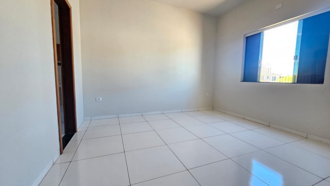 Casa para venda no Jardim Santa Cruz em Cruzeiro do Oeste com 245m² por R$ 270.000,00