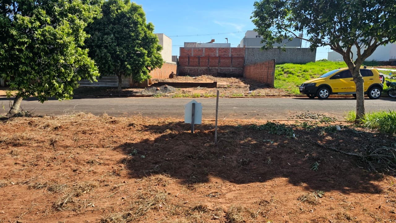 Terreno para venda no Parque Residencial Metropolitano em Umuarama com 220m² por R$ 100.000,00