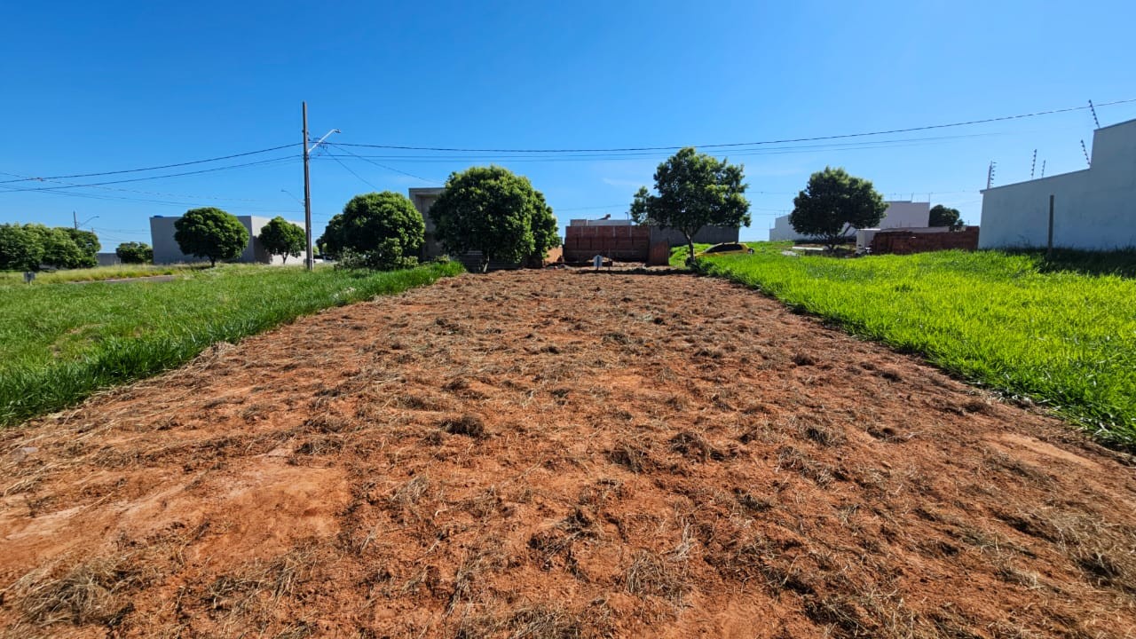 Terreno para venda no Parque Residencial Metropolitano em Umuarama com 220m² por R$ 100.000,00