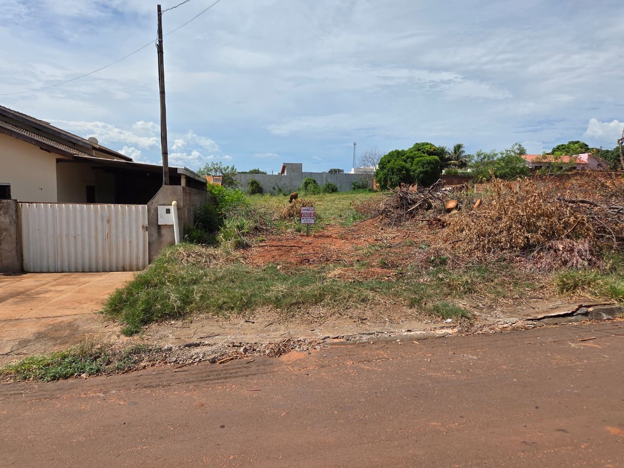 Terreno para venda no Centro em Tapira com 675m² por R$ 80.000,00