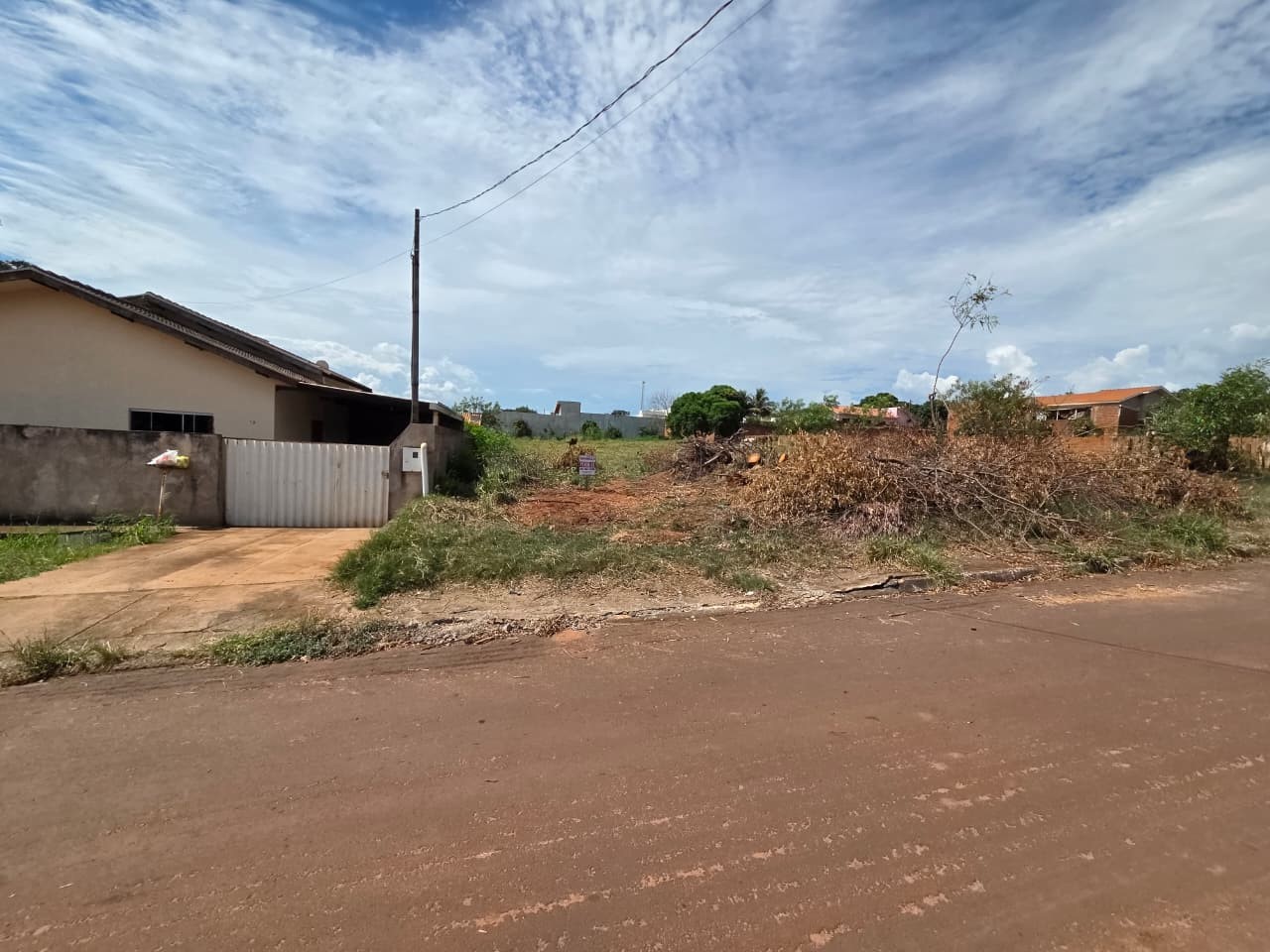 Terreno para venda no Centro em Tapira com 675m² por R$ 80.000,00