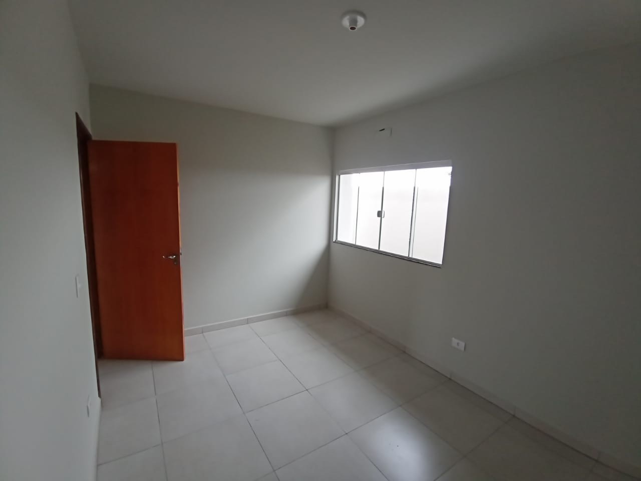 Casa para venda no Jardim Aeroporto II em Umuarama com 204,98m² por R$ 240.000,00