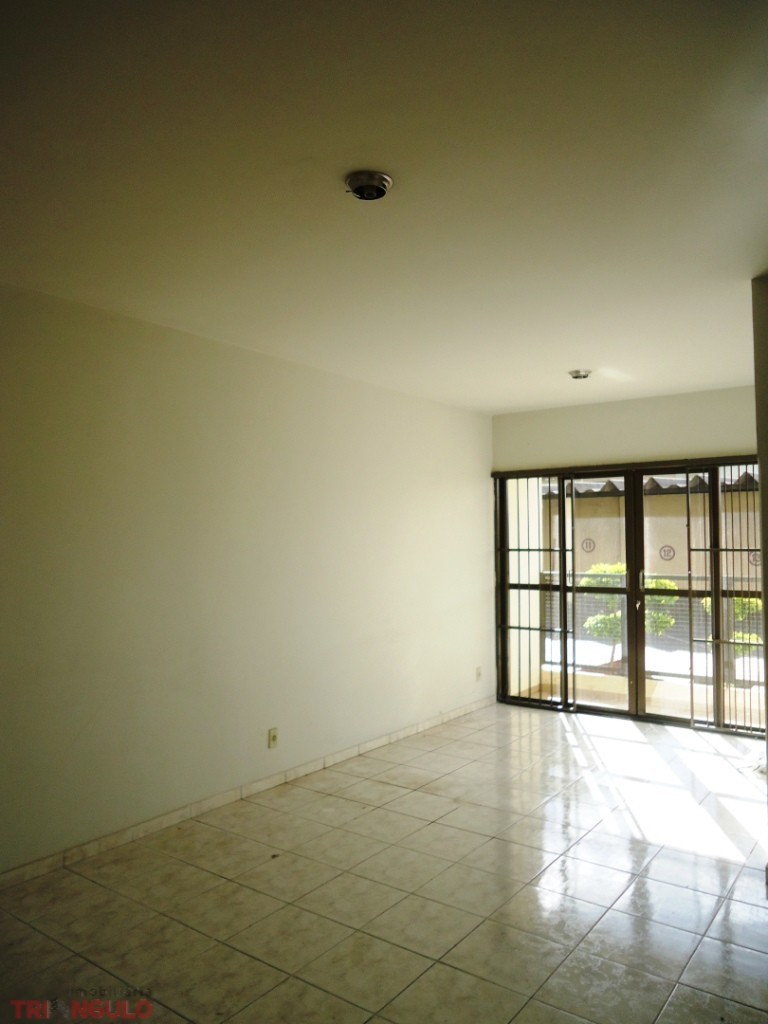 Apartamento para locacao no Zona I em Umuarama com 0m² por R$ 800,00