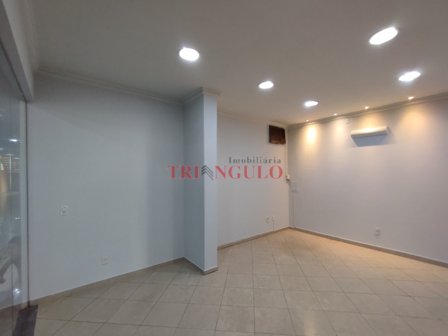Sala Comercial para locacao no Zona III em Umuarama com 0m² por R$ 1.000,00