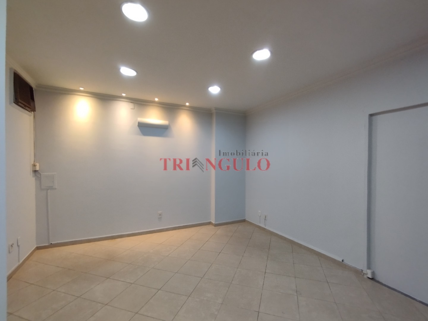 Sala Comercial para locacao no Zona III em Umuarama com 0m² por R$ 1.000,00