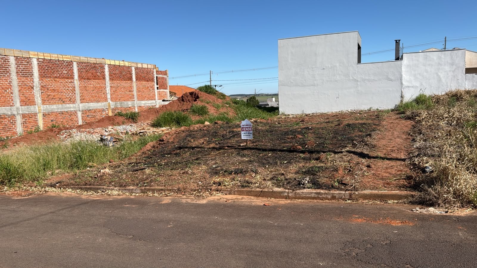 Terreno para venda no Parque Residencial Metropolitano em Umuarama com 220m² por R$ 90.000,00