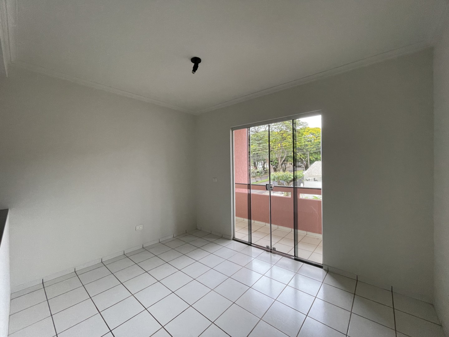 Casa Residencial para locacao no Zona III em Umuarama com 308m² por R$ 2.400,00