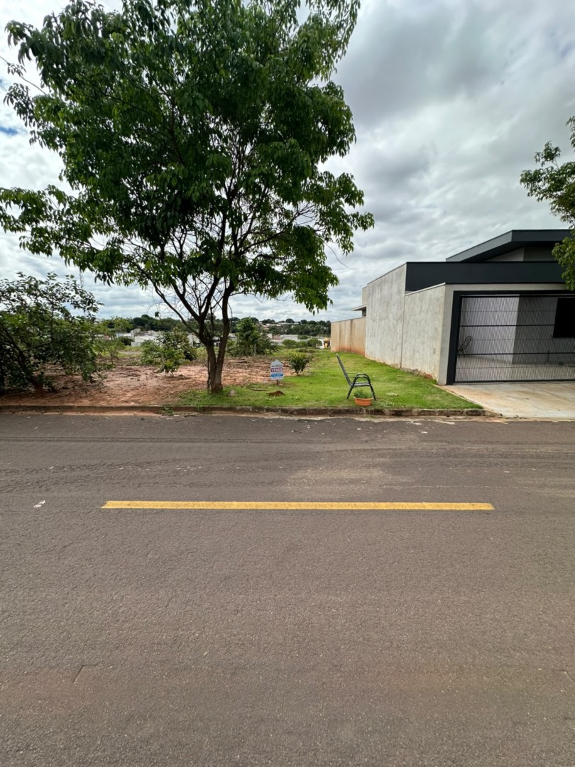 Terreno para venda no Jardim Aeroporto em Umuarama com 214,23m² por R$ 75.000,00