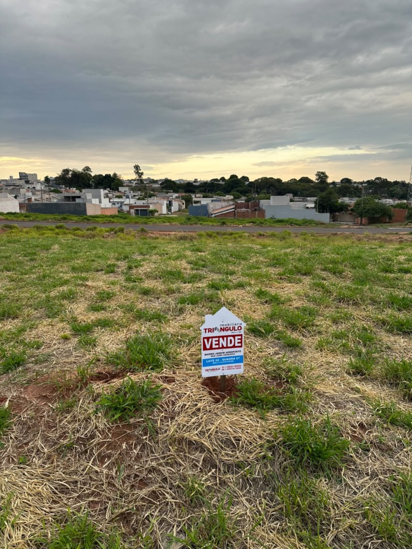 Terreno para venda no Jardim Aeroporto em Umuarama com 209,3m² por R$ 74.000,00