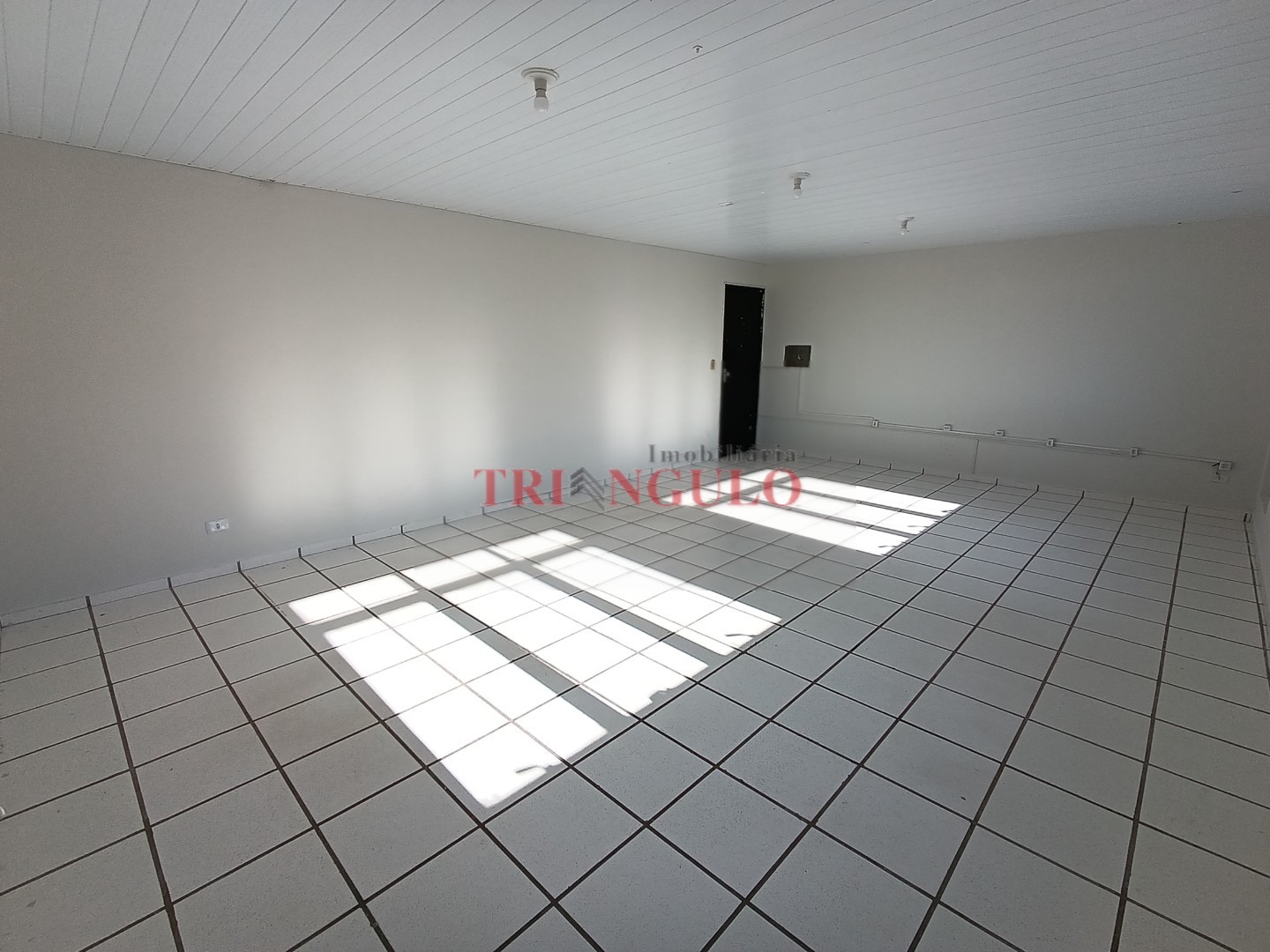 Sala Comercial para locacao no Zona I em Umuarama com 0m² por R$ 500,00