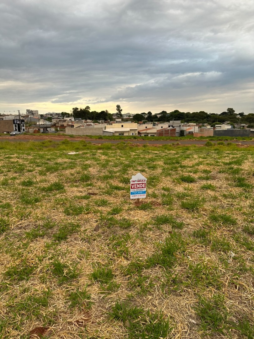 Terreno para venda no Jardim Aeroporto em Umuarama com 209,3m² por R$ 73.000,00