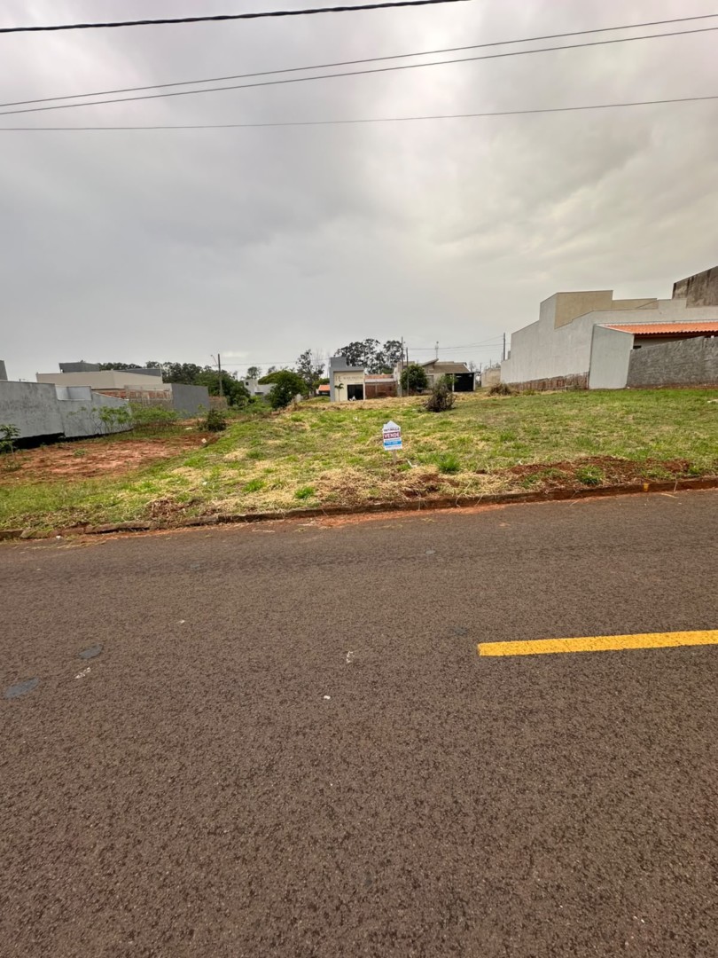 Terreno para venda no Jardim Aeroporto em Umuarama com 214,34m² por R$ 75.000,00