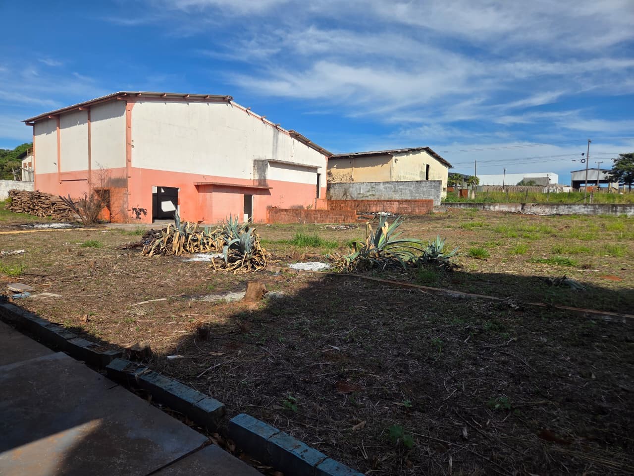 Terreno para venda no Parque Industrial em Umuarama com 6.000,84m² por R$ 5.100.000,00