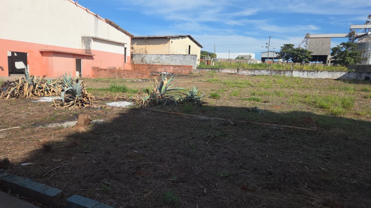 Terreno para venda no Parque Industrial em Umuarama com 6.000,84m² por R$ 5.100.000,00