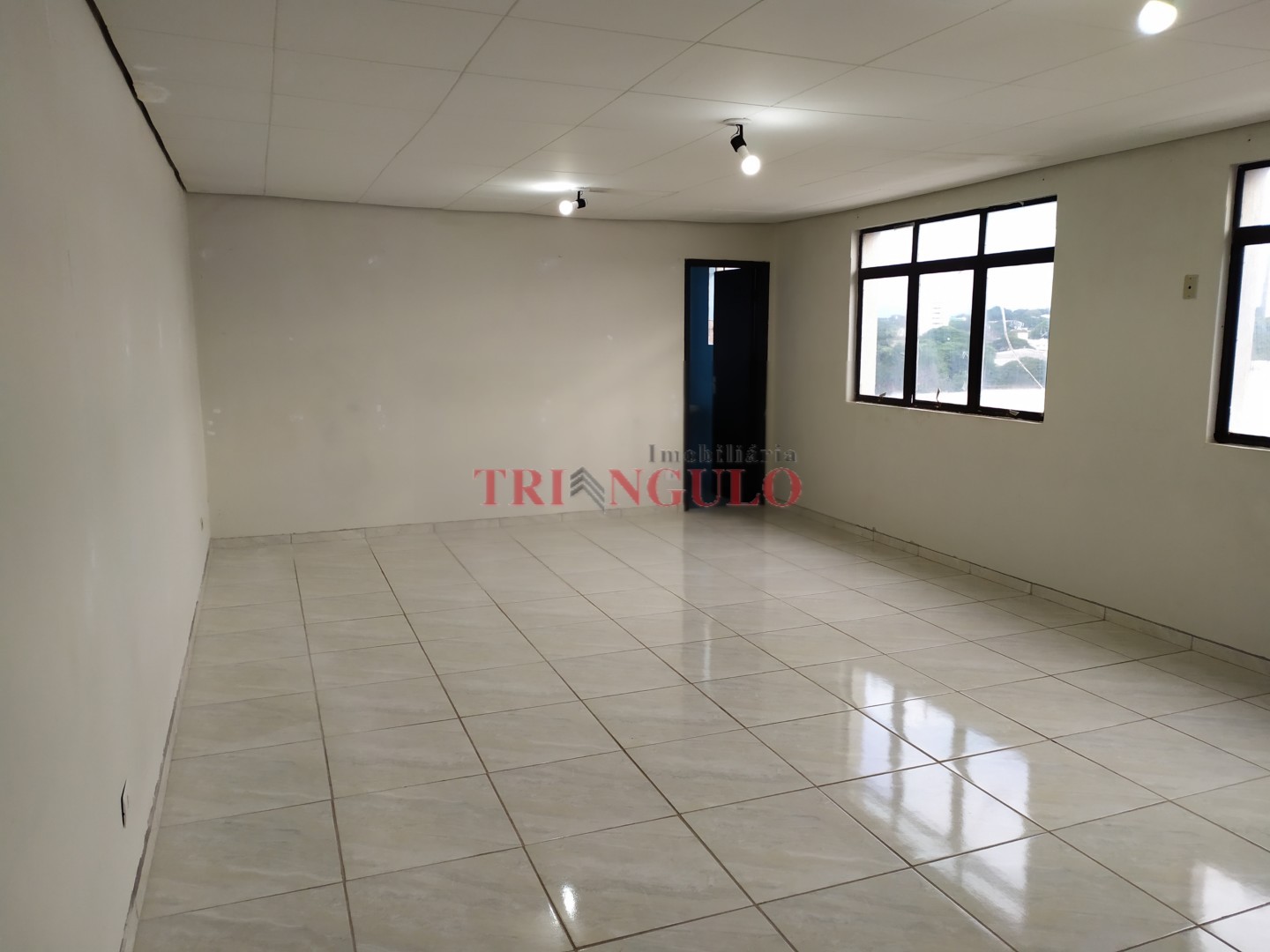 Sala Comercial para locacao no Zona I em Umuarama com 0m² por R$ 500,00